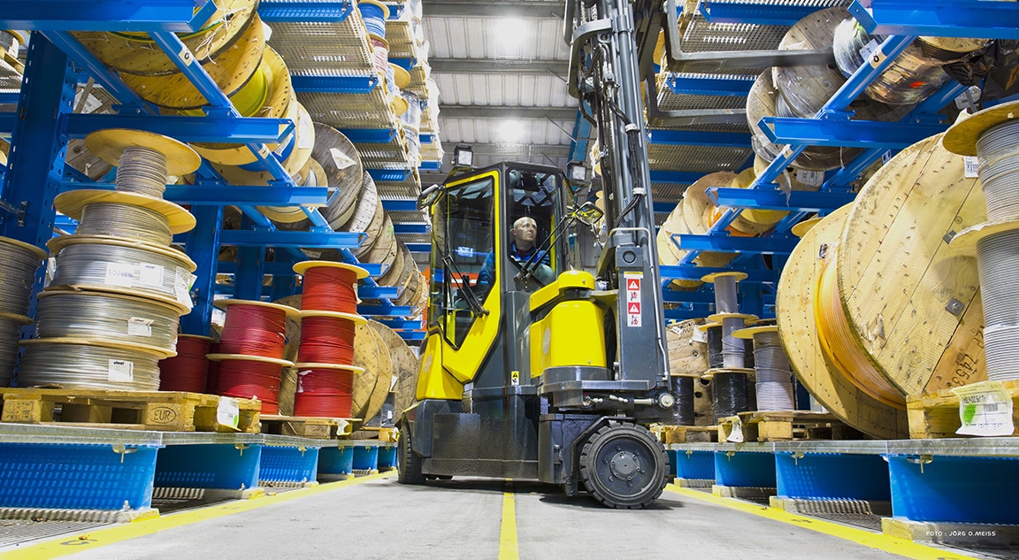 Aisle Master Narrow Aisle Forklift